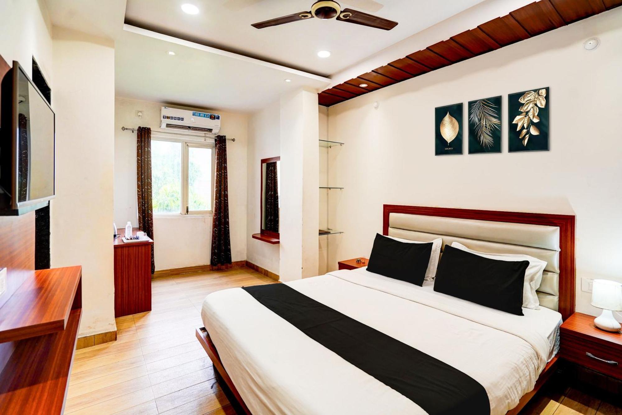 Townhouse Ram Katora Near Vishwanath Temple Formerly Sv Grand Hotel Varanasi Bagian luar foto