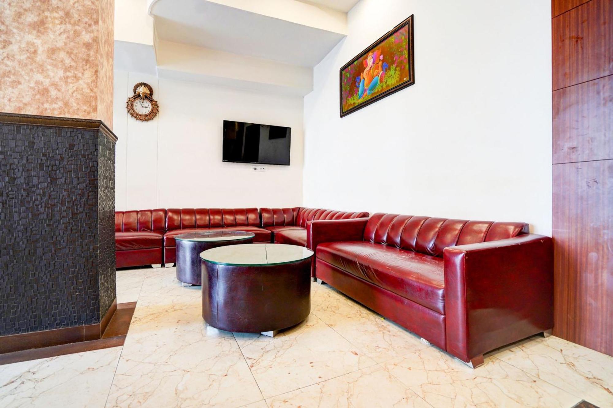 Townhouse Ram Katora Near Vishwanath Temple Formerly Sv Grand Hotel Varanasi Bagian luar foto